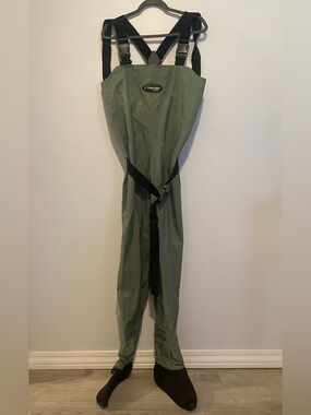 Frogg Toggs Green Nylon Chest Waders w/Hidden Pocket Size S